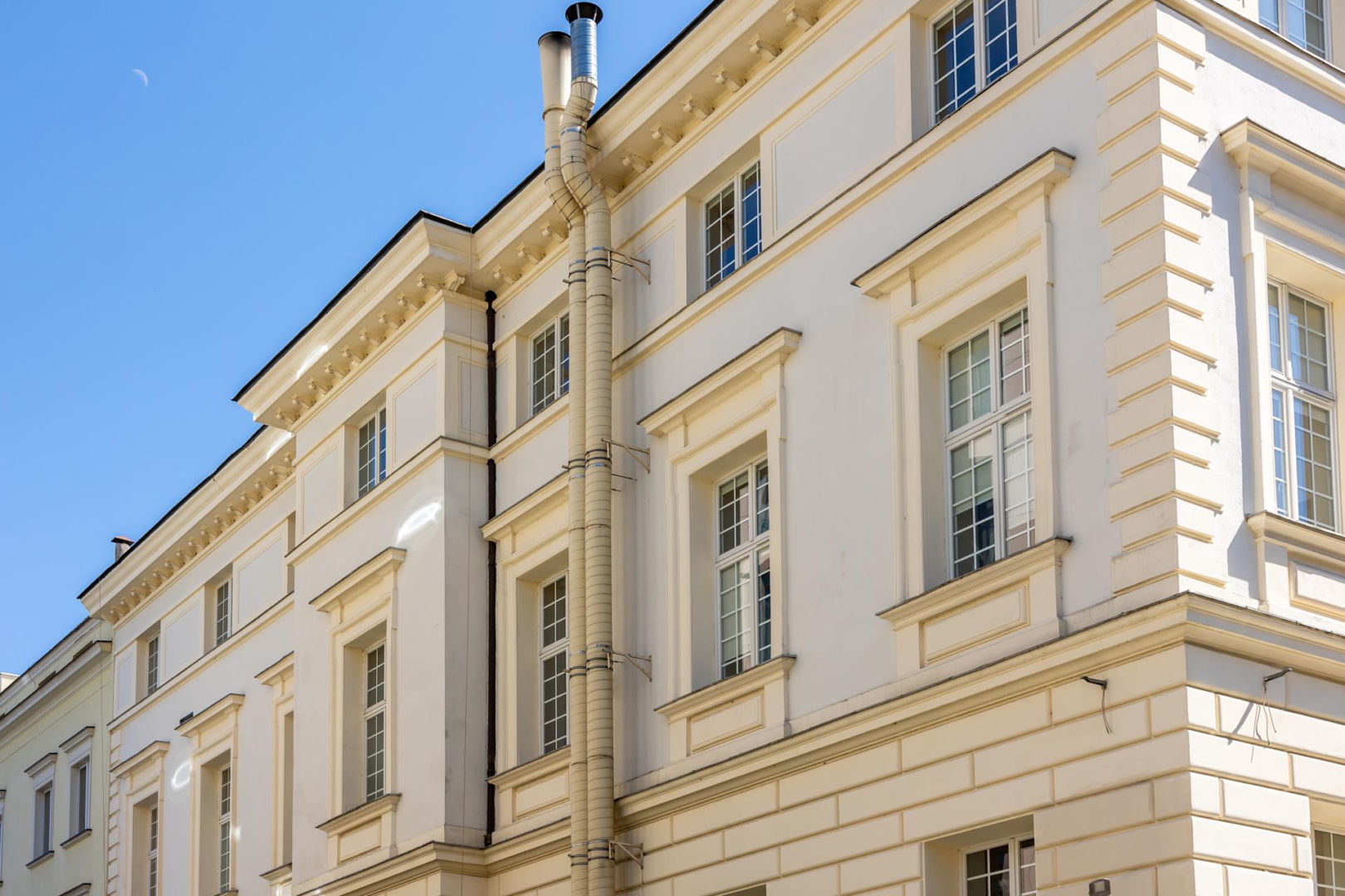 Foksal 10 w Warszawie