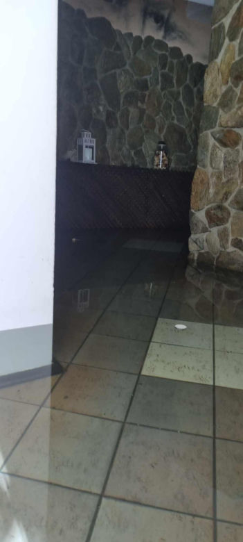 Zalana wodą restauracja w centrum Rybnika 