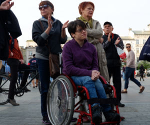 Manifestacja poparcia dla protestujących w Sejmie