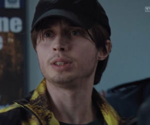 M jak miłość odc. 1600. Oskar Zych (Krystian Shepherd), policjantka (Monika Szwajnos)
