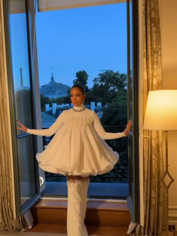 Jennifer Lopez w sukni Stephane'a Rollanda