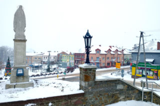 To miasto w Świętokrzyskiem było kiedyś wioską. Dziś zachwyca nenufarami