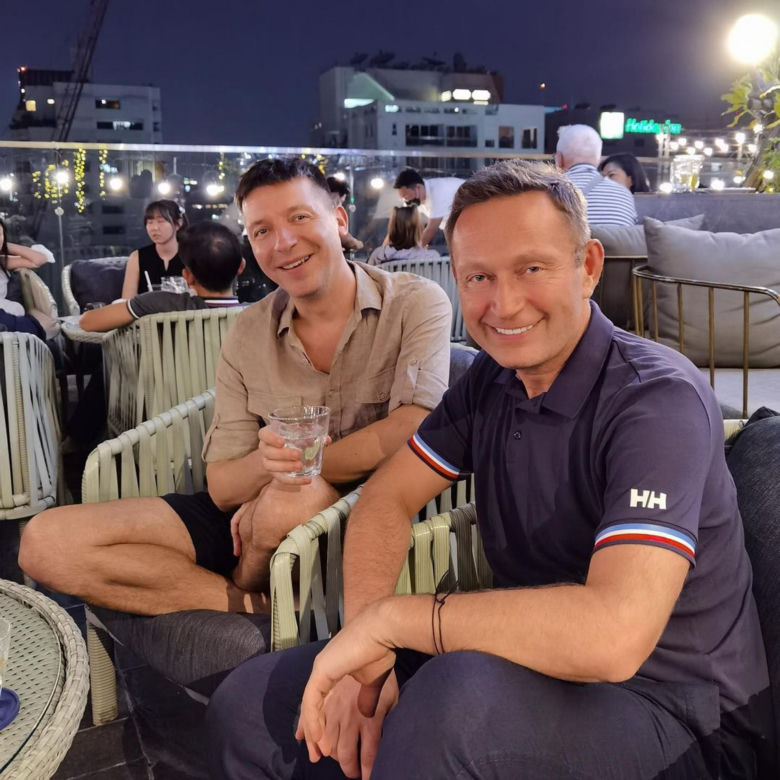 Paweł Rabiej z partnerem Michałem Cessanisem