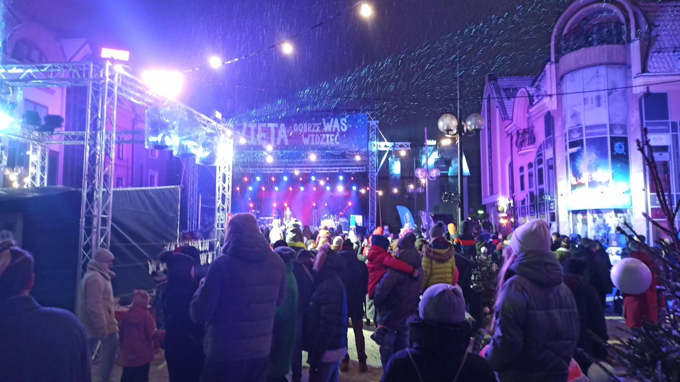Tłumy mieszkańców na Starym Mieście w Olsztynie. Tak bawili się na wydarzeniu "Święta. Dobrze was widzieć"
