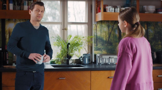 M jak miłość odc. 1927. Adam Karski (Patryk Szwichtenberg), Hania (Wiktoria Basik)