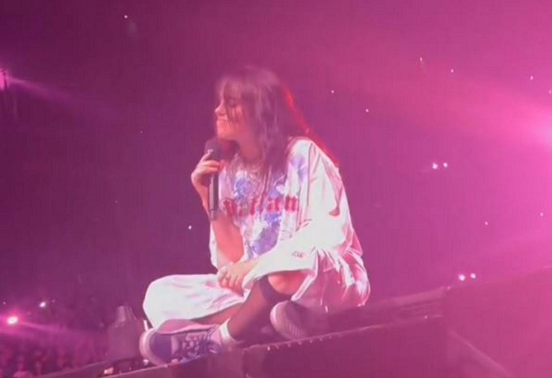 Billie Eilish dostała w twarz na koncercie! Film obiega internet