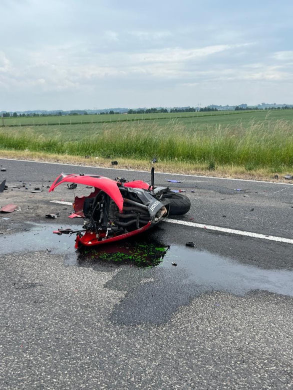 Kobieta i mężczyzna nie żyją. Z maszyn zostały strzępy