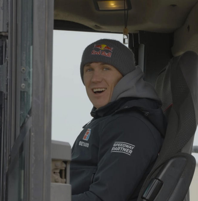 Maciej Janowski porzucił motocykl dla 10-tonowej bestii! Groziła mu praca na etacie