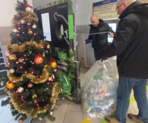 Butelkomaty w Białymstoku. Pierwsza maszyn zapełniona