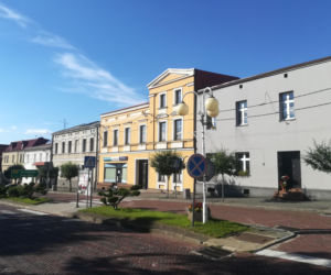 To jedno z najpiękniejszych śląskich miast. Zachwyca nie tylko unikatowym rynkiem, ale też drewnianym kościołem