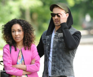 Barwy szczęścia odc. 1360. Adam Jakubik (Bartosz Porczyk), Sara (Dominika Kimaty)