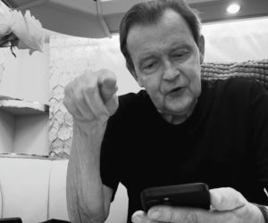 Jan Frycz na nagraniu Krzysztofa Skoniecznego