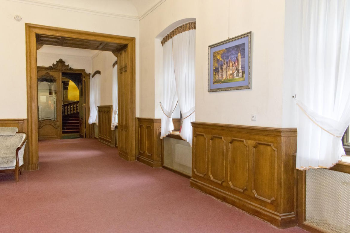 Metamorfoza Zamku w Mosznej. Z sanatorium w bajkowy hotel - tak przez lata zmieniał się jeden z najbardziej czarujących budynków w Polsce