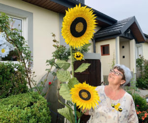 Kolorowe domy inspirowane twórczością Vincenta van Gogha zamieniły wieś liczącą zaledwie stu mieszkańców w prawdziwą atrakcję turystyczną