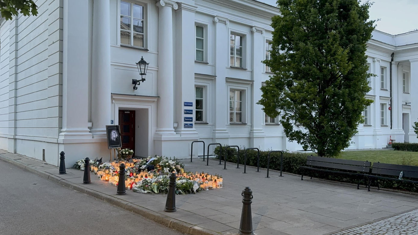 Student zaatakował 53-latkę toporkiem. Koszmar na UW w Warszawie. „Co powiedzieć jej dzieciom?”