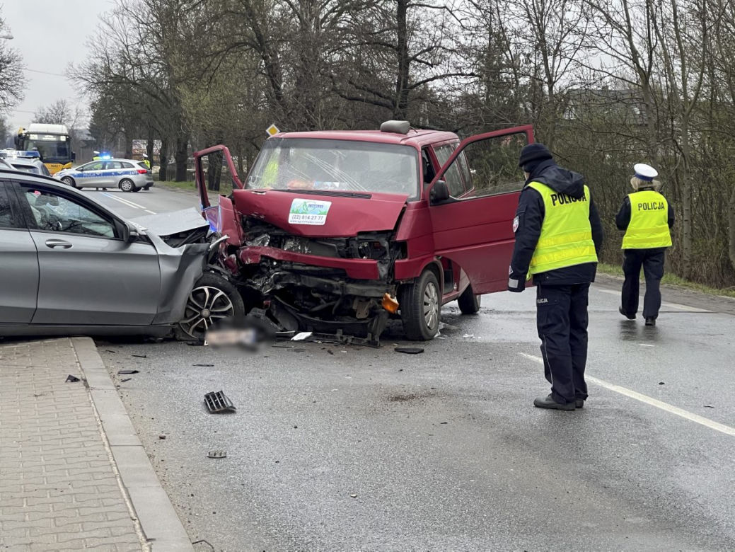 Czołowe zderzenie na Białołęce