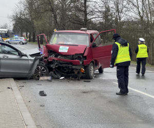 Czołowe zderzenie na Białołęce