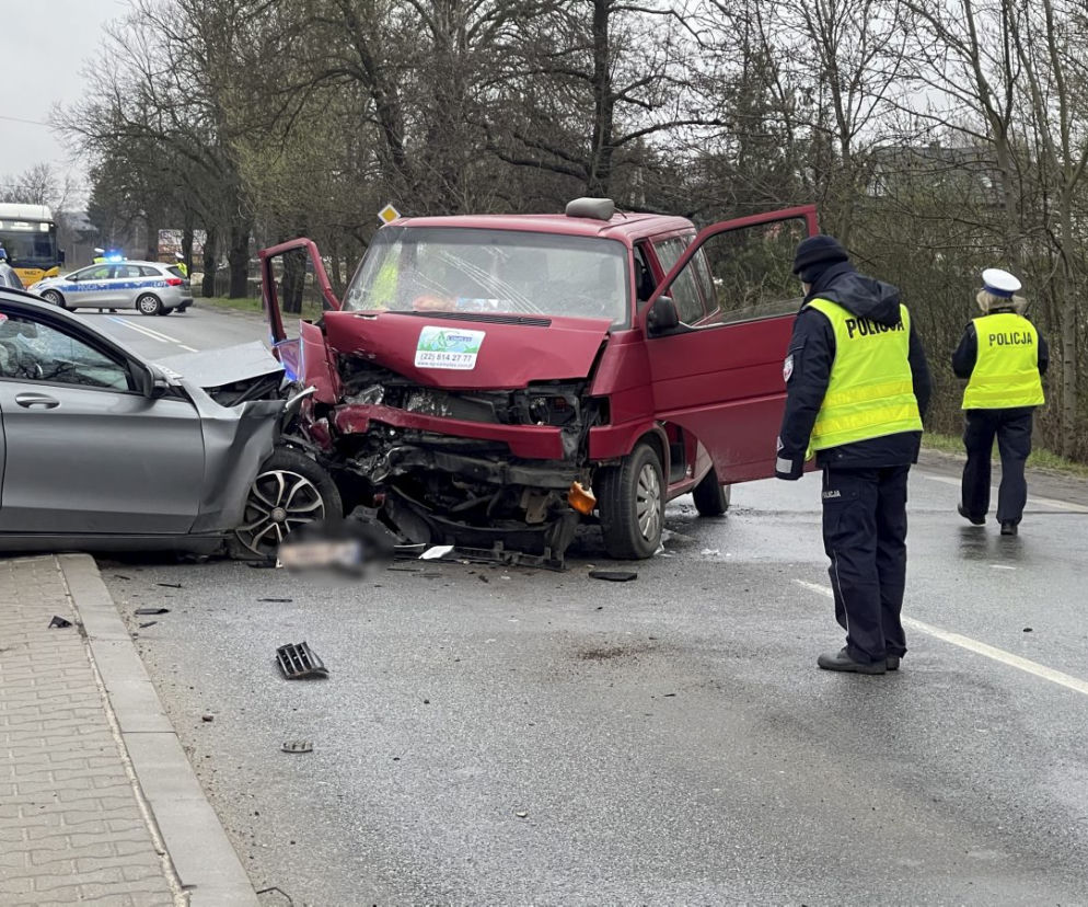 Czołowe zderzenie na Białołęce