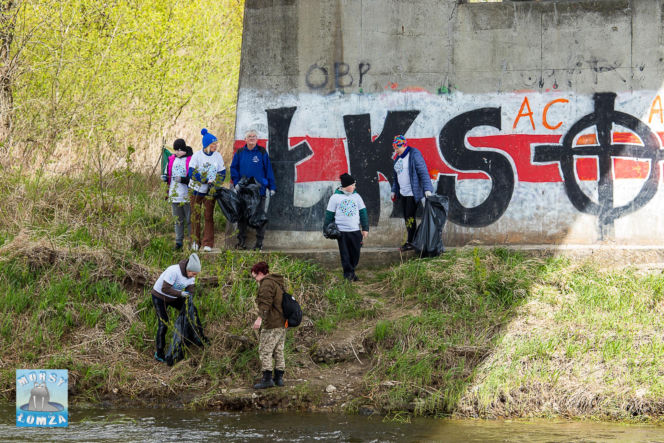 Ponad 2 tony śmieci wyzbierane z brzegów Narwi! Operacja Czysta Rzeka w Łomży za nami