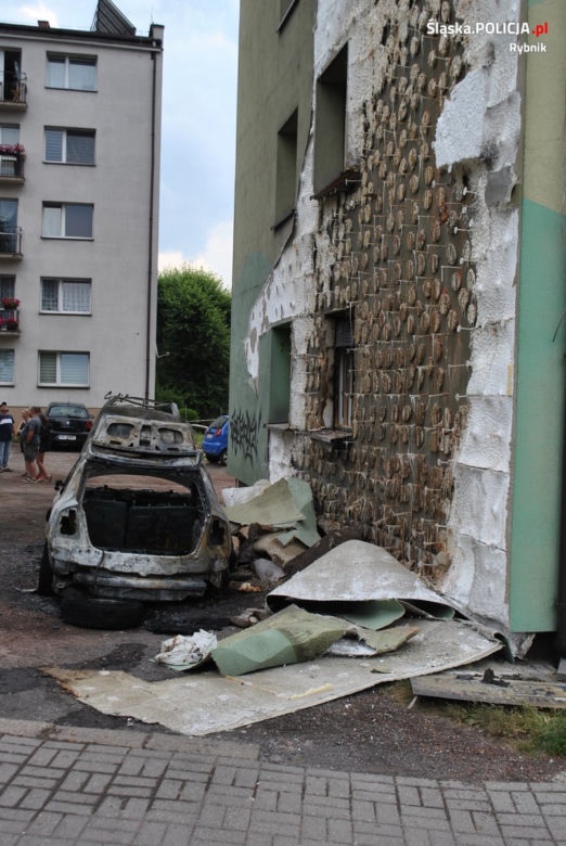 Pijany nie chciał zapłacić za kurs taksówki. Później oblał auto benzyną i podpalił