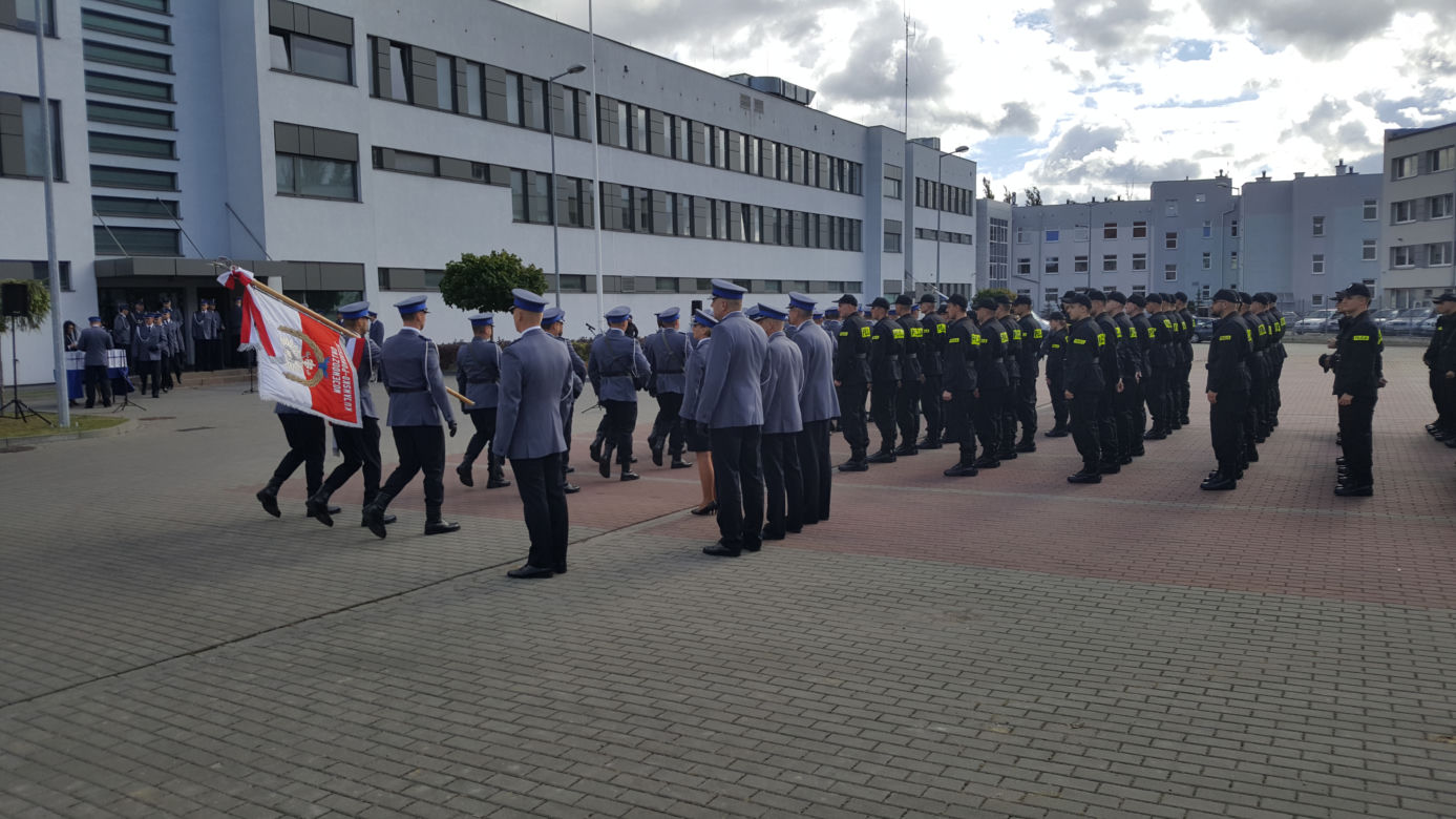 Ślubowanie policjantów w Bydgoszczy. Nasz region zasili 55 nowych funkcjonariusz!