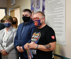 Jurek Owsiak otworzył specjalistyczny pododdział dla noworodków im. WOŚP w Bochni 