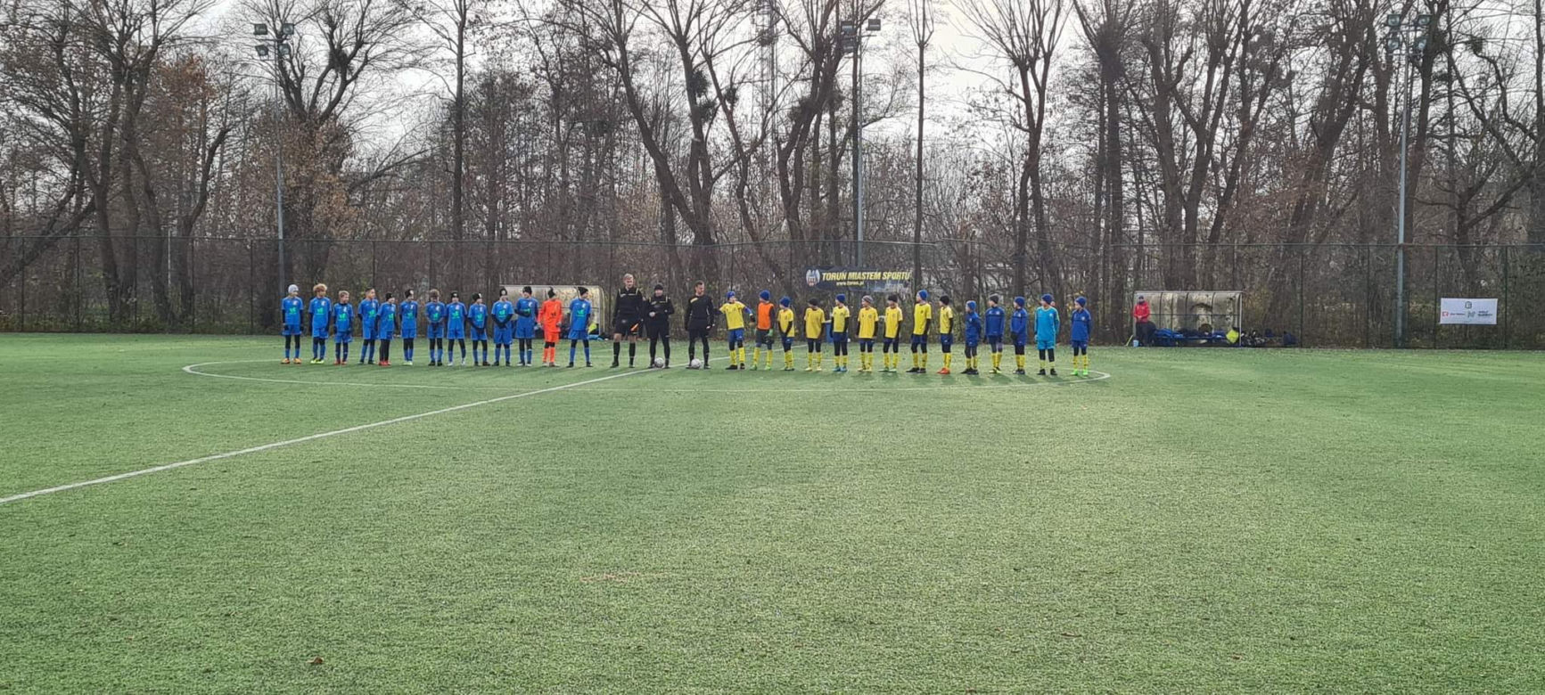 Juniorzy Akademii Piłkarskiej Elany Toruń z sukcesami