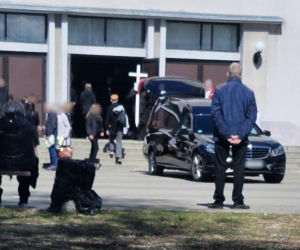 Pogrzeb 4-letniego Szymka. Chłopczyk wypadł z balkonu w Bydgoszczy