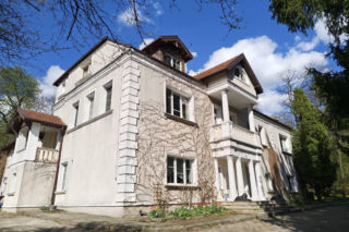 Mała wieś, wielka historia. Od neolitycznych odkryć po gniazdo rodziny Postawków