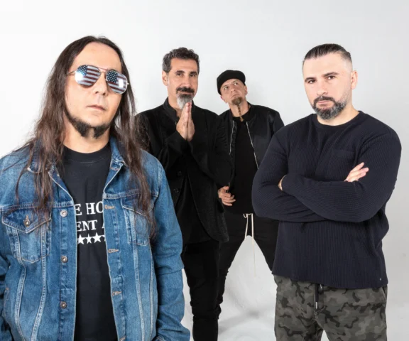 System of a Down z jubileuszowym wydaniem Toxicity. Krążek na 25-lecie z nową okładką i ważną zmianą na trackliście!