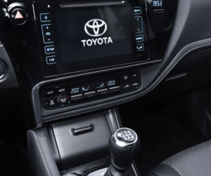 2015 Toyota Auris Touring Sports facelifting