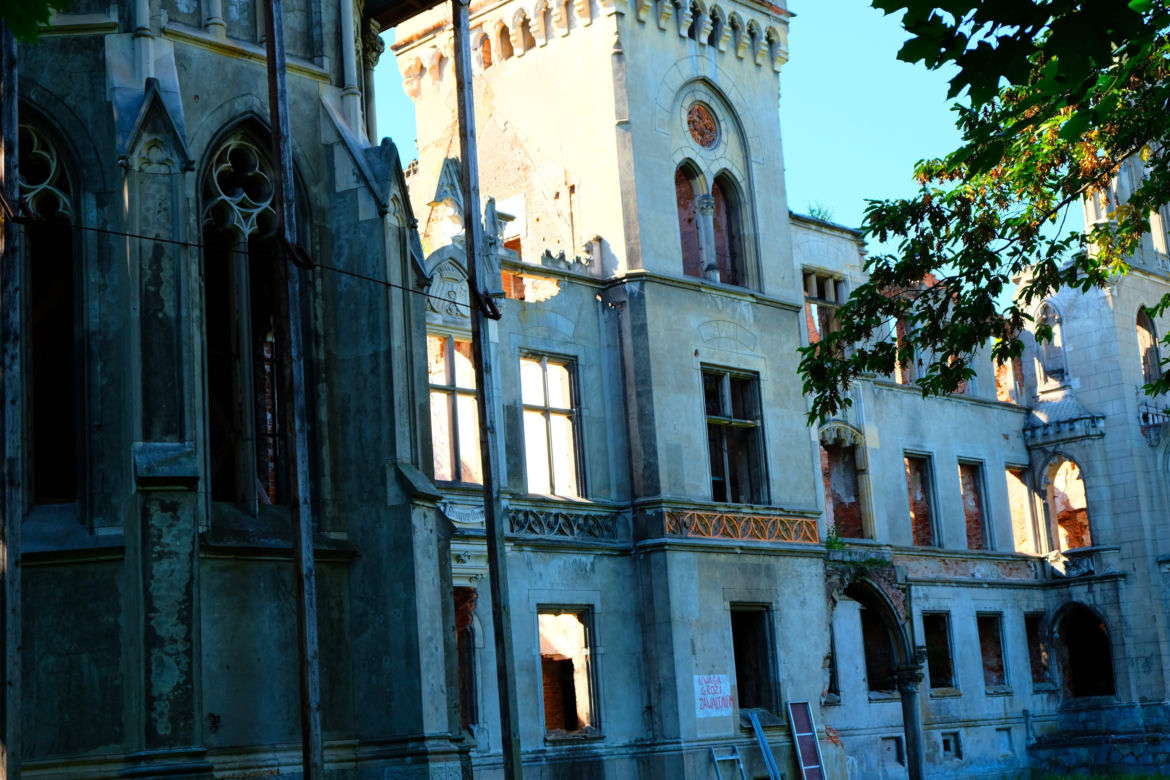 Pałac w Kopicach. Od bajki o Kopciuszku do ruiny