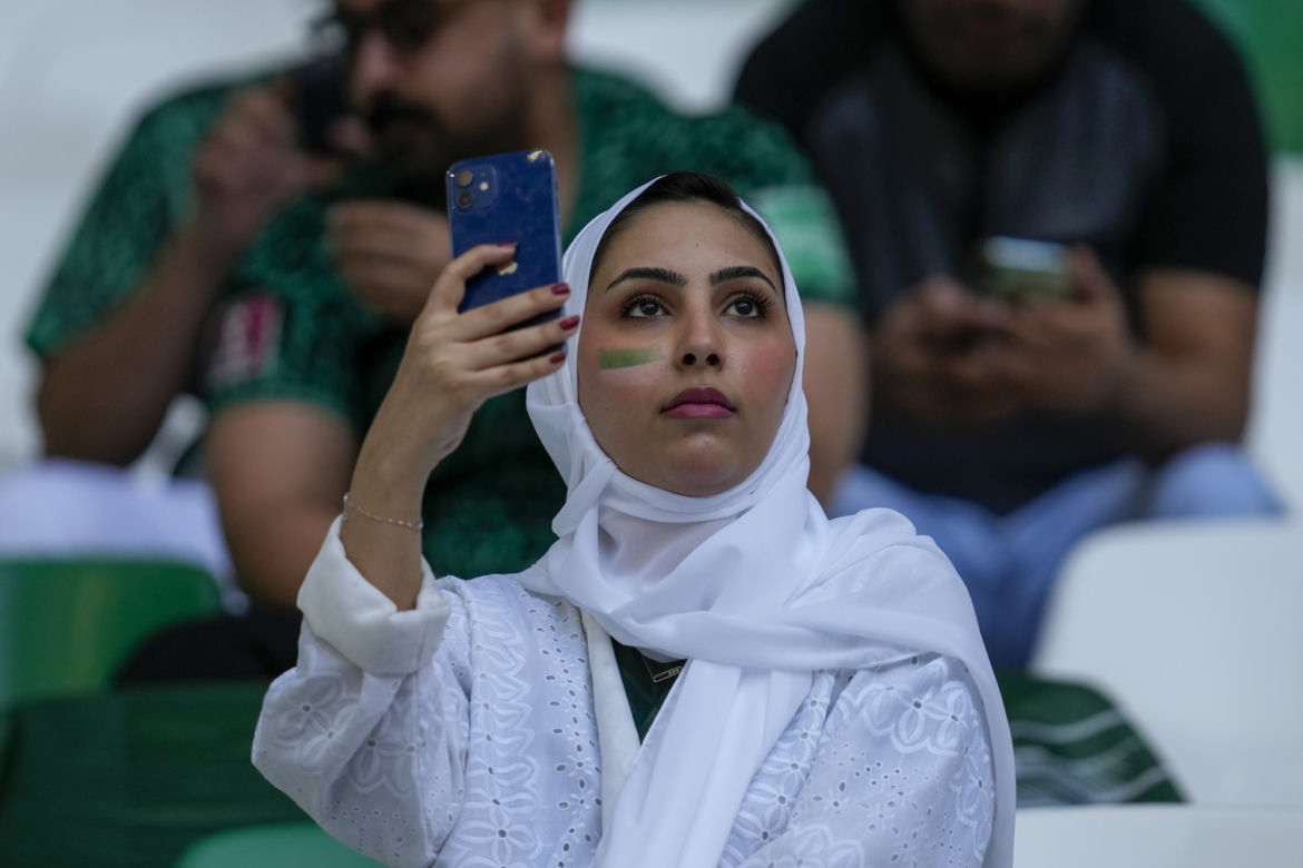 Piękne fanki na meczu Polska - Arabia Saudyjska