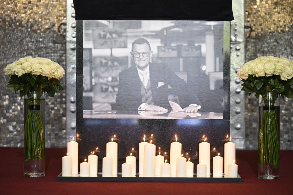 Wielkie pożegnanie Andrzeja Morozowskiego. Na Powązkach pojawił się tłum znanych osób