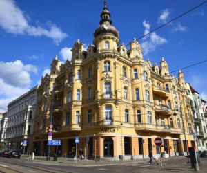 Zabytki na placu Wolności odzyskują blask