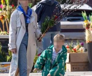 Rafał Maserak tańczący z palmami