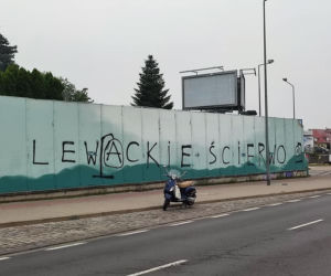 Nieznani sprawcy zniszczyli ekran akustyczny, który miał być tłem dla artystów street-art