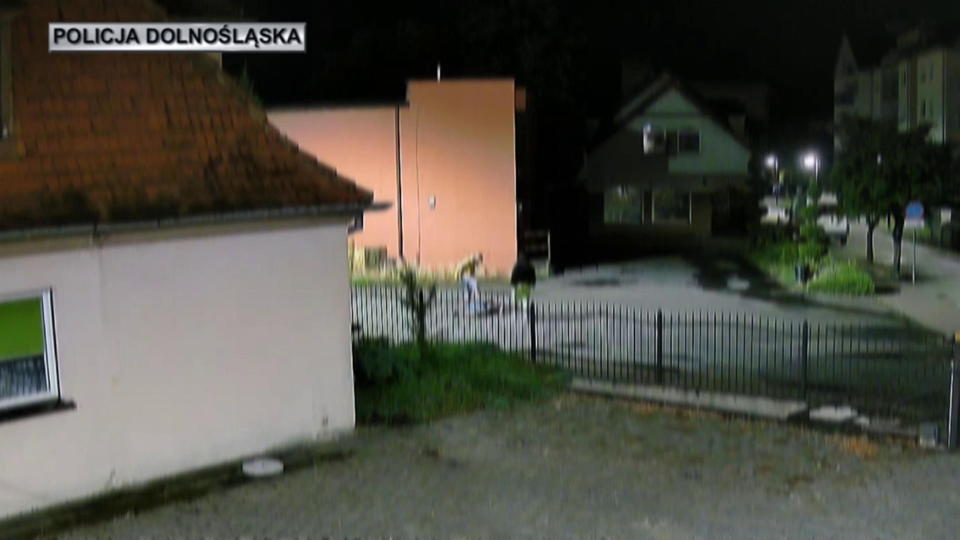 Milicz. Dwa brutalne pobicia na terenie miasta. Czterech mężczyzn zaatakowało ofiary bez żadnego powodu [ZDJĘCIA].