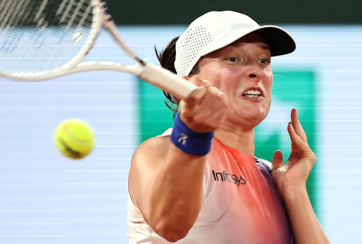 Iga Świątek wygrywa mecz z Naomi Osaką i awansuje do 3. rundy