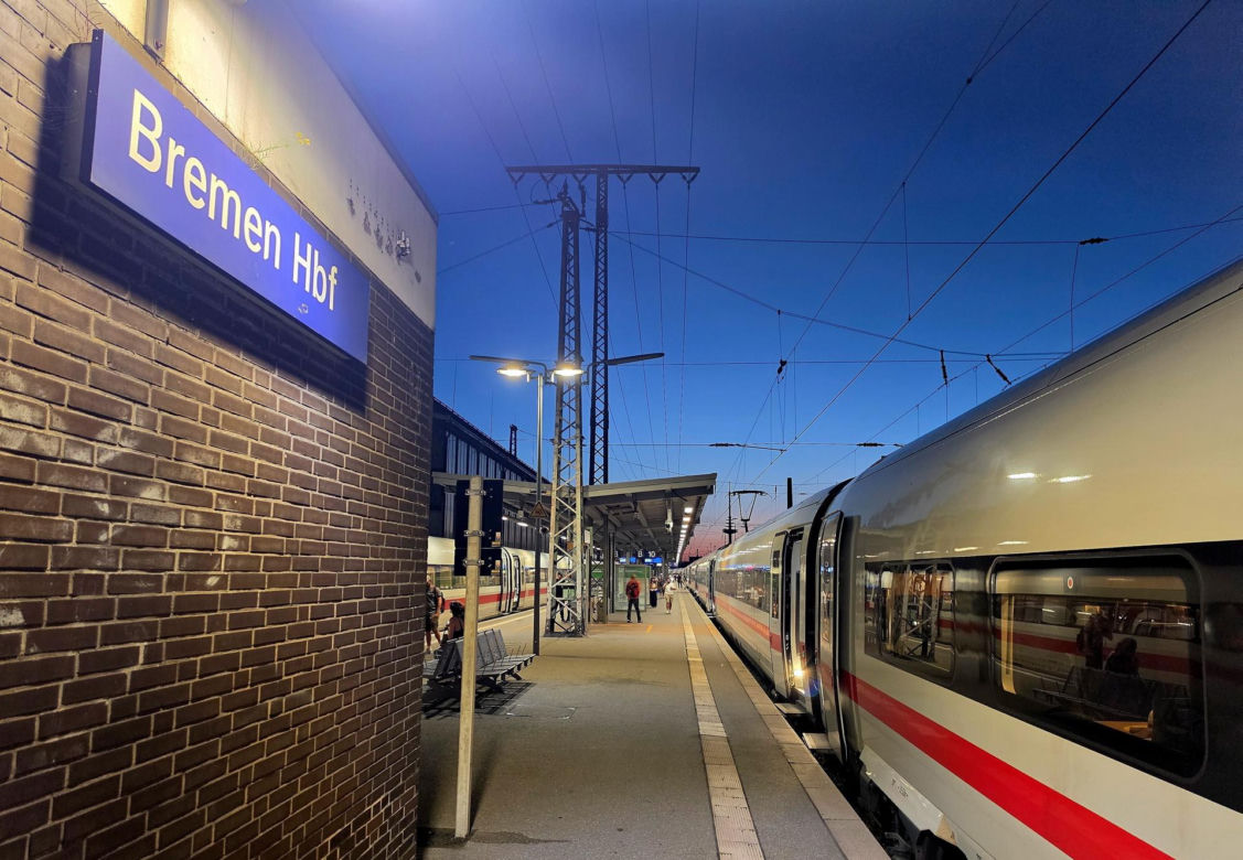 Niemcy/ Prezes Deutsche Bahn: ruch kolejowy stopniowo wraca do normy (opis) Awaria systemu łączności radiowej GSM-R wymusiła zatrzymanie wszystkich pociągów w całym kraju na czas ok. dwóch godzin