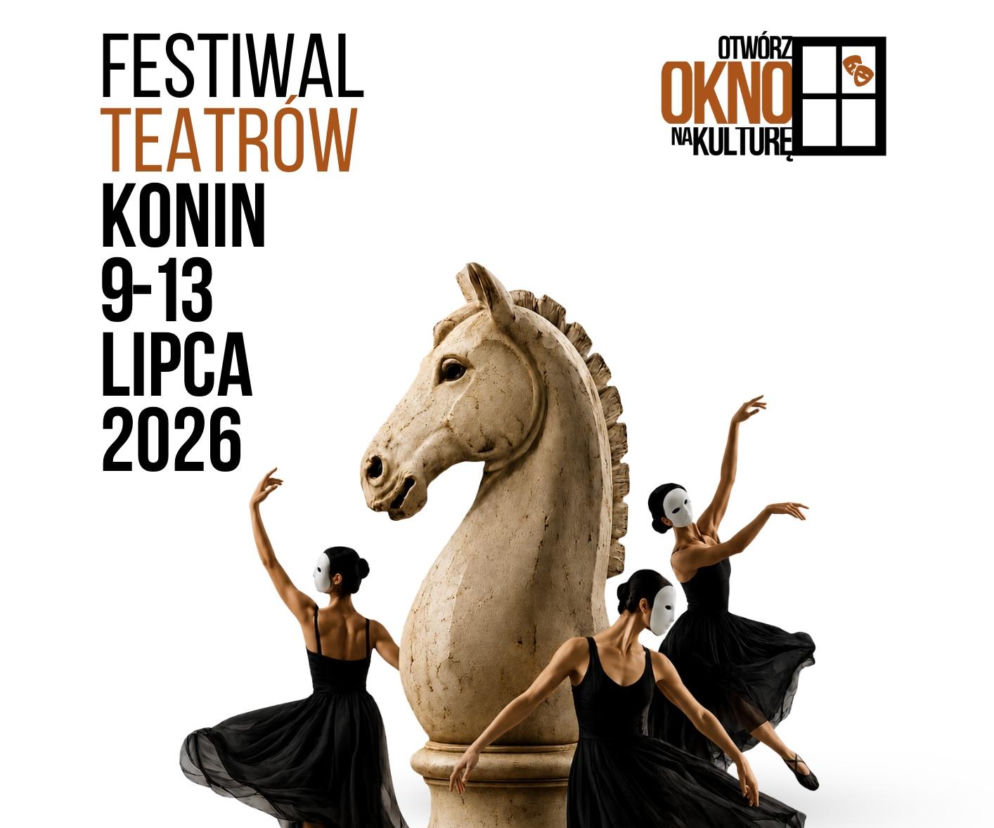 Plakat festiwalu w Koninie. Tancerki w maskach wokół wielkiego szachowego konia. O wydarzeniu przeczytasz na Eska2.