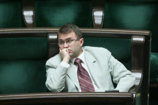 Czemu część PiS nie chciała ks. Isakowicza-Zaleskiego w komisji? „Księża biskupi prosili”