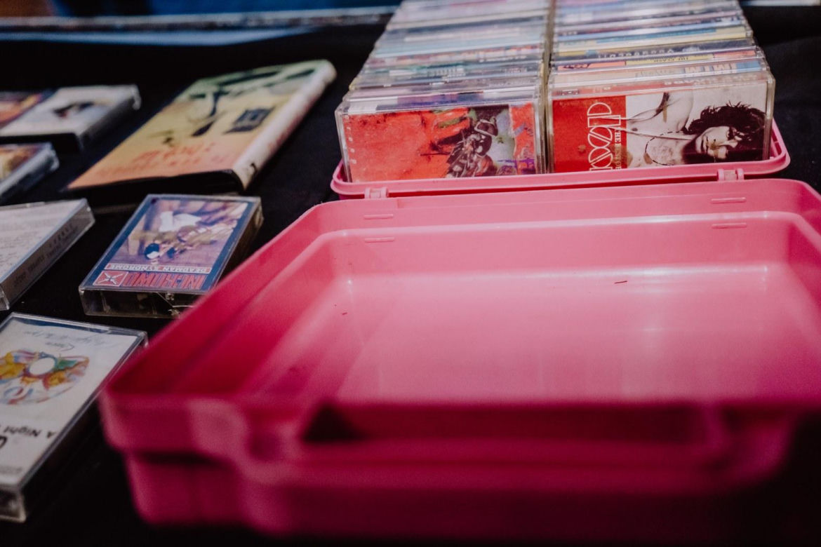 Zapełnili kiosk kasetami. Tak na Węglinie powstała niezwykła wystawa przenosząca w czasie [GALERIA]