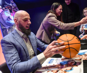 Marcin Gortat i inne gwiazdy na pokazie
