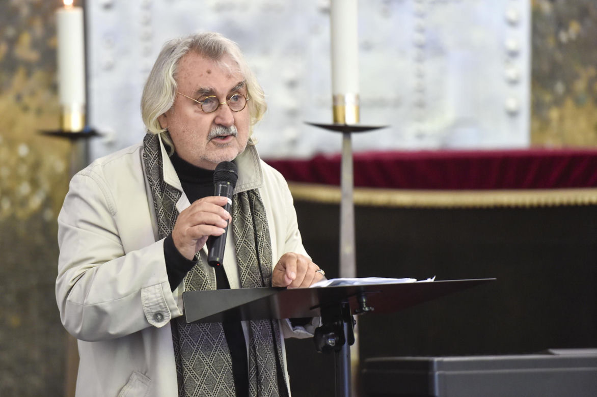 Tak żegnano Edwarda Hulewicza, autora hitu "Bo jedno życie mam". Na pogrzeb legendy polskiej piosenki przybyły tłumy