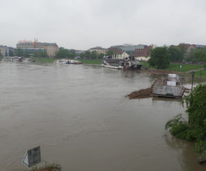 Powódź w Krakowie 24.05.2019: Fala kulminacyjna na Wiśle: zalane bulwary, okropny widok