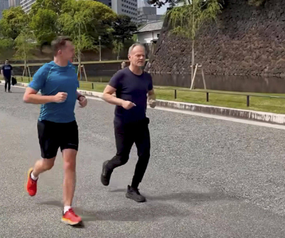 Donald Tusk biega po Tokio