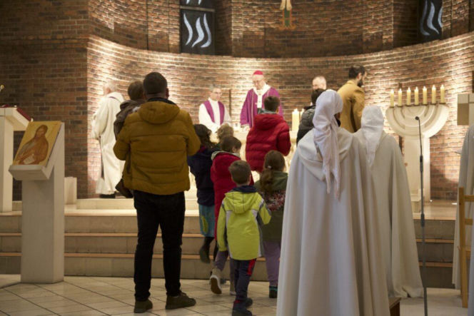 Spędzili 42 godziny na modlitwie w Warszawie. Powód może szokować