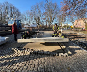 Trwa budowa pomnika 55. Pułku Piechoty w Lesznie