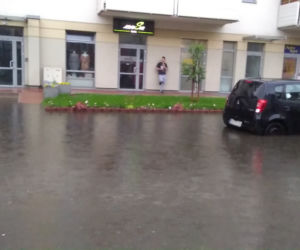 Powódź na ul. Zachodniej 15. Mieszkaniec: Ręce opadają